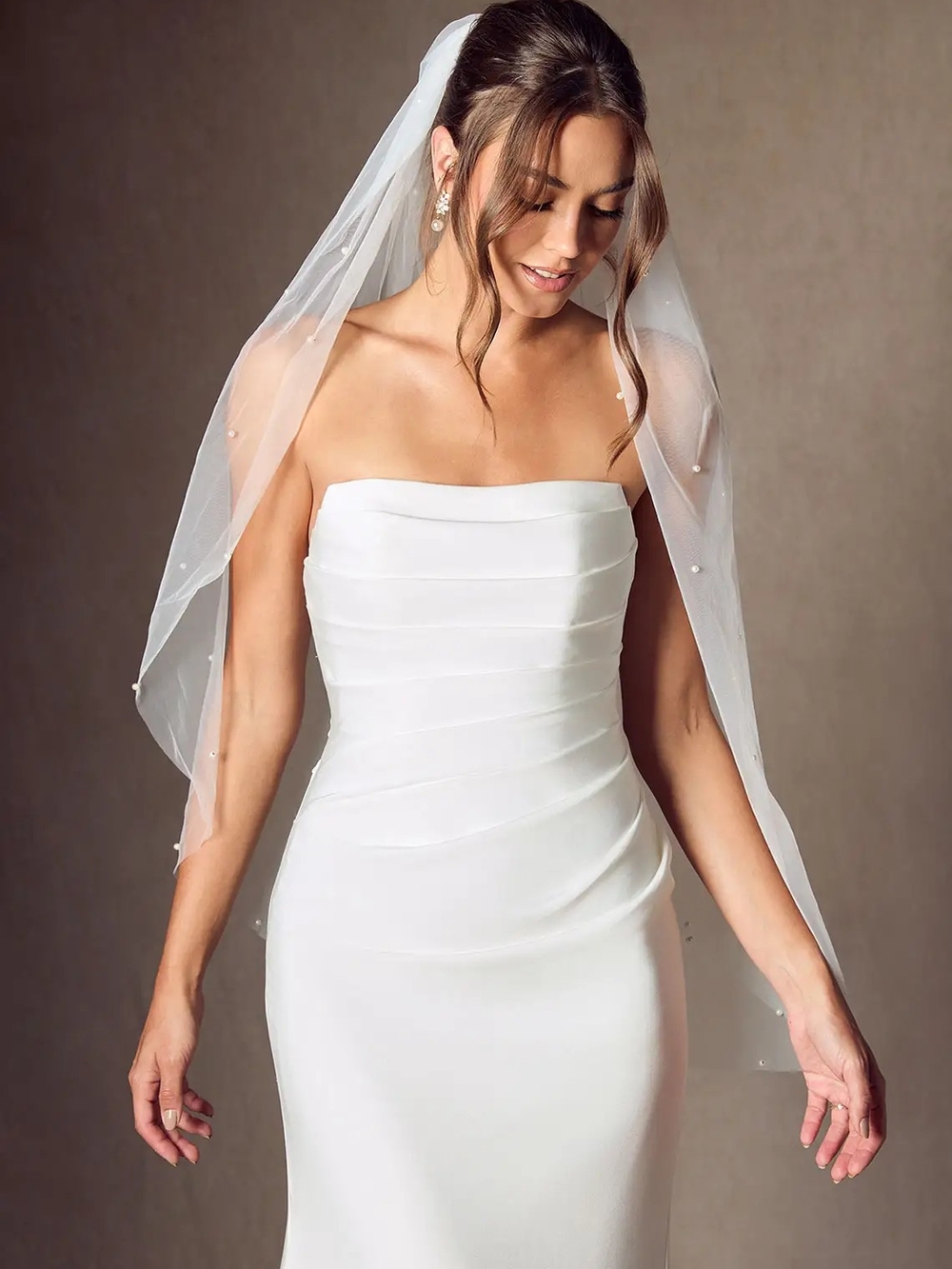 Jenna Pearl Hip Length Veil
